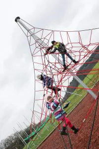 4-Sided Spider Pyramid Net Climber 6-4 (244-inch install height)