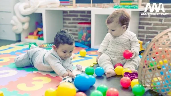 Understand Onlooker Play &amp; How to Support It