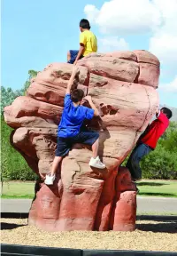 NatureROCKS Large Boulder, Rust Sandstone