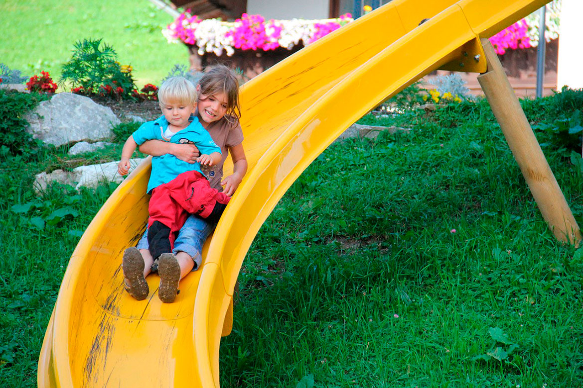 Different Types and Benefits of Playground Slides and Swing Set Accessories